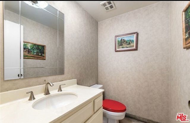 321 N Oakhurst Drive 306, Beverly Hills, CA 90210