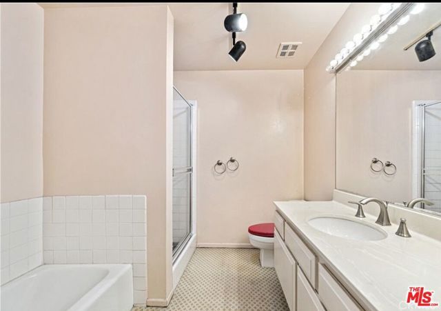 321 N Oakhurst Drive 306, Beverly Hills, CA 90210