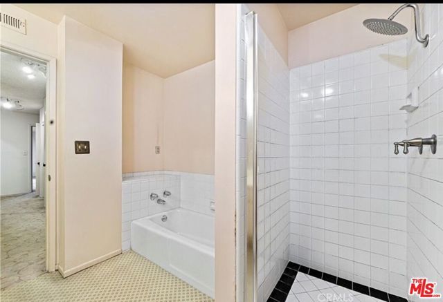 321 N Oakhurst Drive 306, Beverly Hills, CA 90210