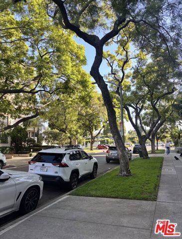 321 N Oakhurst Drive 306, Beverly Hills, CA 90210