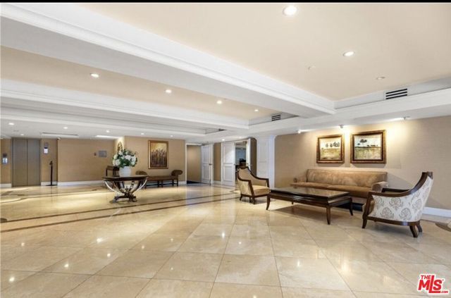 321 N Oakhurst Drive 306, Beverly Hills, CA 90210