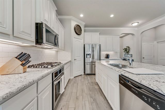 3221 Burgundy Lane, Midlothian, TX 76065