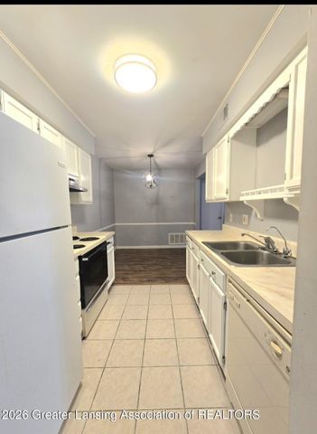 6160 Innkeepers Court 56, East Lansing, MI 48823