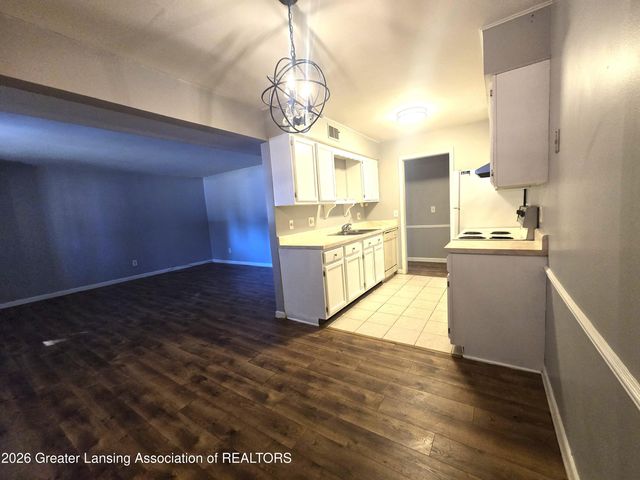 6160 Innkeepers Court 56, East Lansing, MI 48823