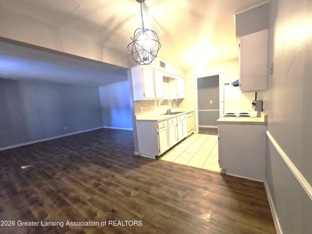 6160 Innkeepers Court 56, East Lansing, MI 48823