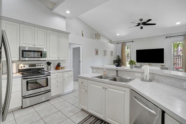 13709 Columbine Avenue, Wellington, FL 33414