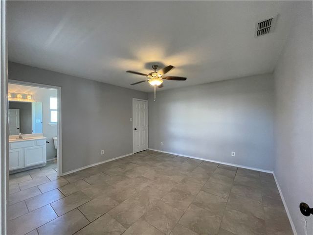 5934 Community Dr, Corpus Christi, TX 78412