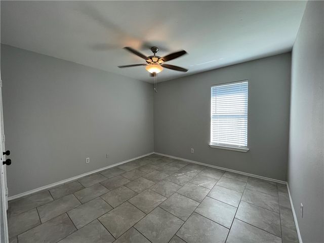 5934 Community Dr, Corpus Christi, TX 78412