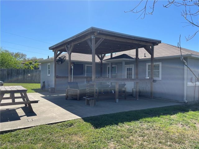 5934 Community Dr, Corpus Christi, TX 78412