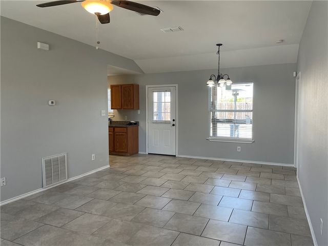 5934 Community Dr, Corpus Christi, TX 78412