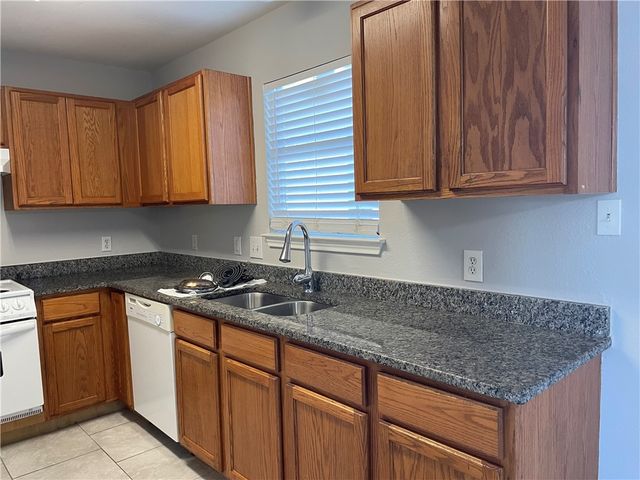 5934 Community Dr, Corpus Christi, TX 78412