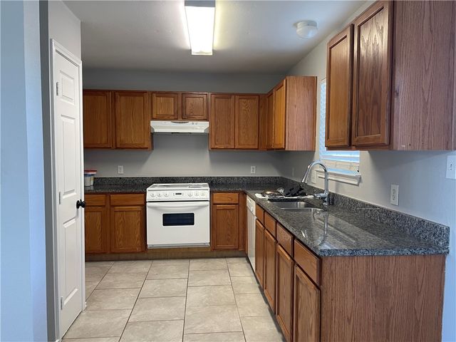 5934 Community Dr, Corpus Christi, TX 78412