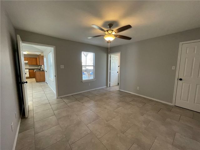 5934 Community Dr, Corpus Christi, TX 78412