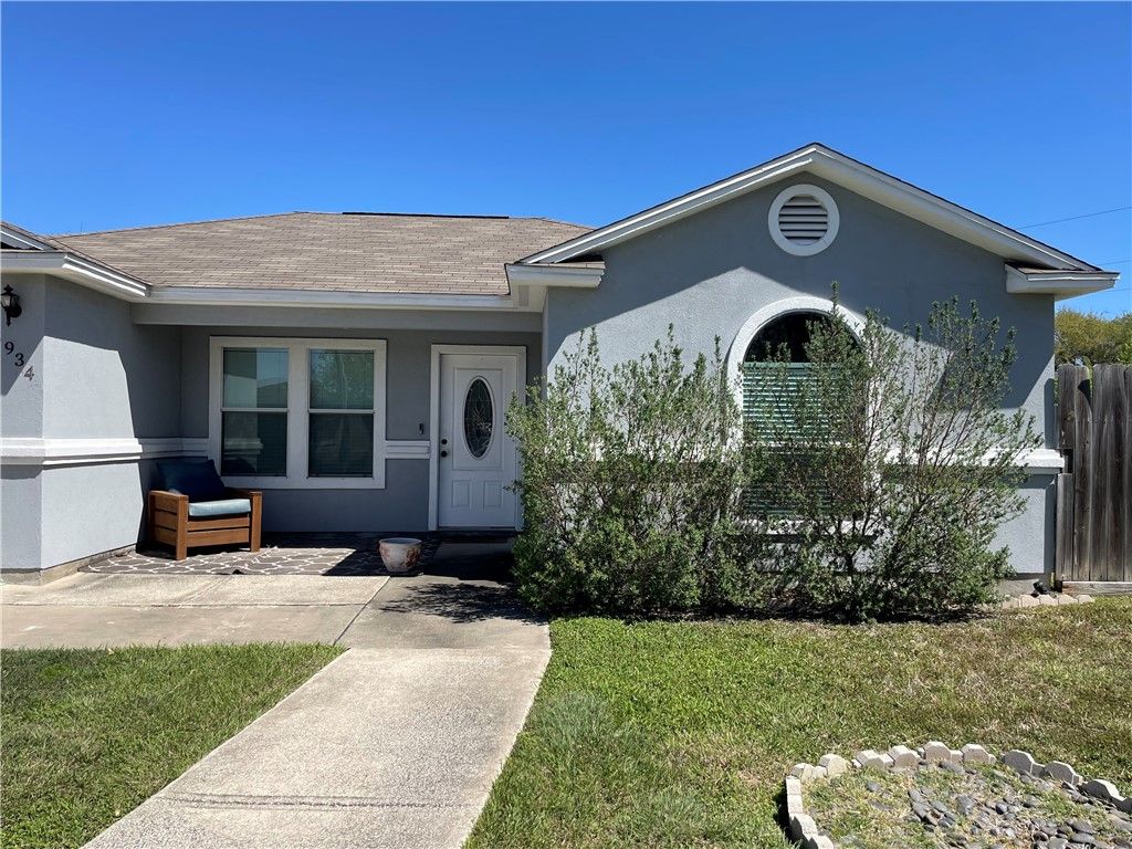 5934 Community Dr, Corpus Christi, TX 78412