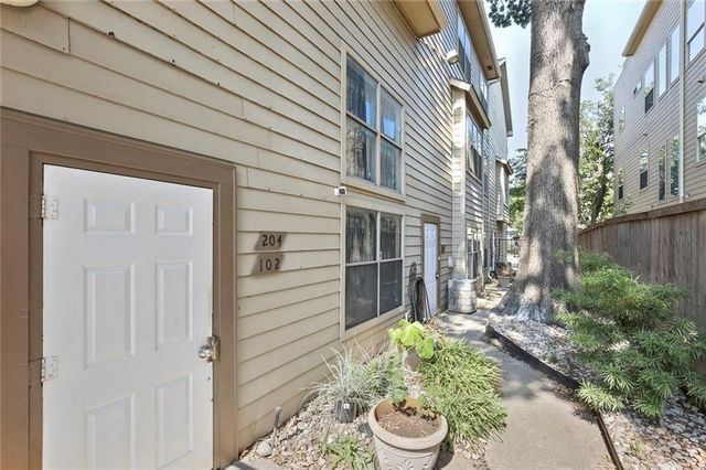 2728 Reagan Street 204, Dallas, TX 75219