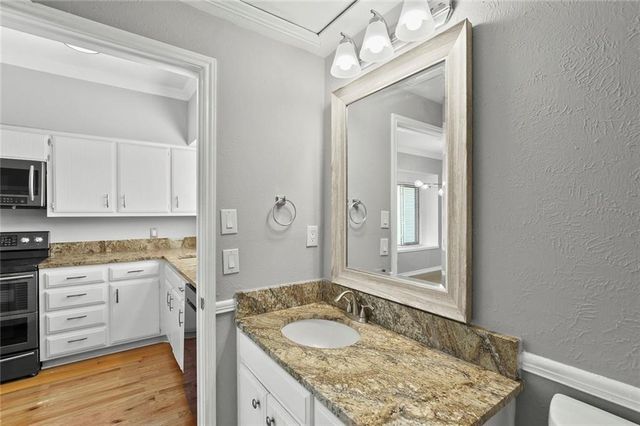2728 Reagan Street 204, Dallas, TX 75219