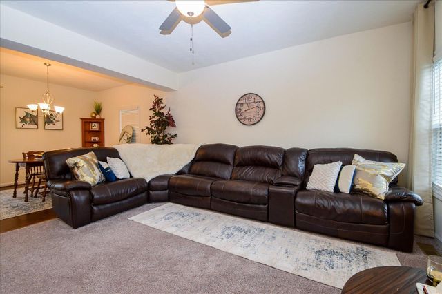8322 Leighburn DR, Roanoke, VA 24019