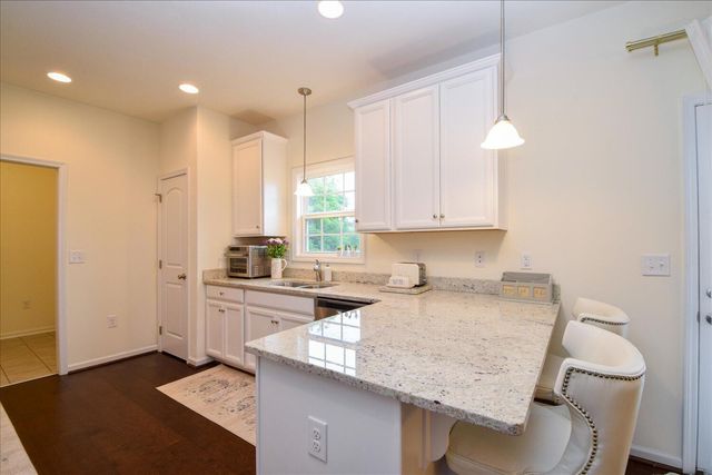 8322 Leighburn DR, Roanoke, VA 24019
