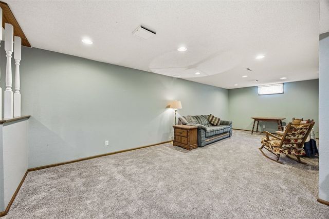 1480 Henderson Drive, Marion, IA 52302