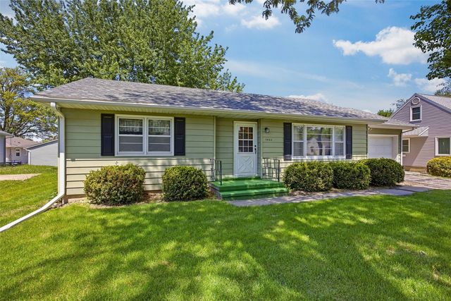 1480 Henderson Drive, Marion, IA 52302