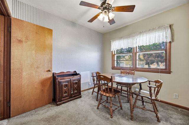 1480 Henderson Drive, Marion, IA 52302
