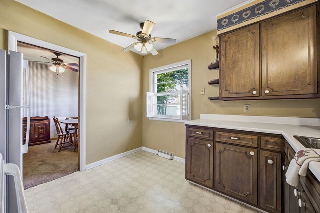 1480 Henderson Drive, Marion, IA 52302