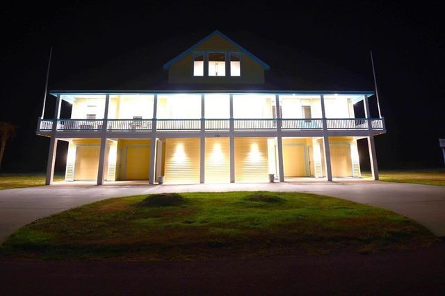680 Villa Drive, Crystal Beach, TX 77650