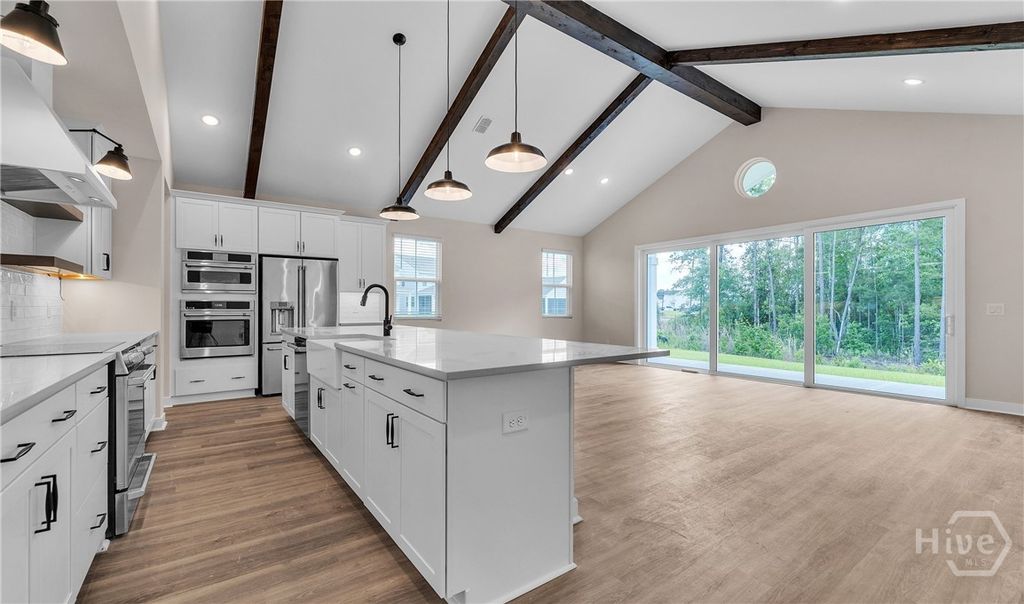 Image 10 of property listing at 181 Mage Street, Savannah, GA 31302