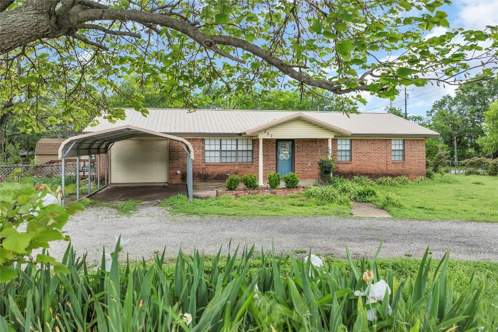 307 Main Street, Elmore City, OK 73011