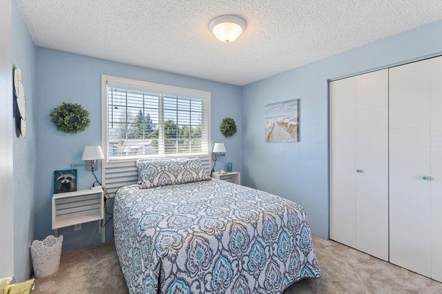 1026 NE Primrose Place, Grants Pass, OR 97526