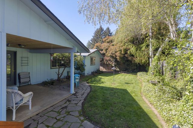 1026 NE Primrose Place, Grants Pass, OR 97526