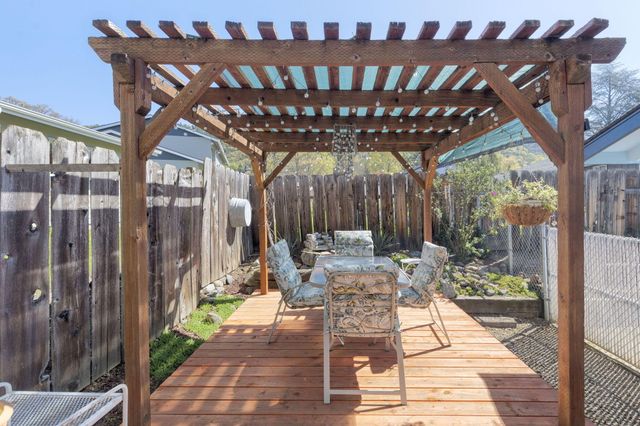 1026 NE Primrose Place, Grants Pass, OR 97526