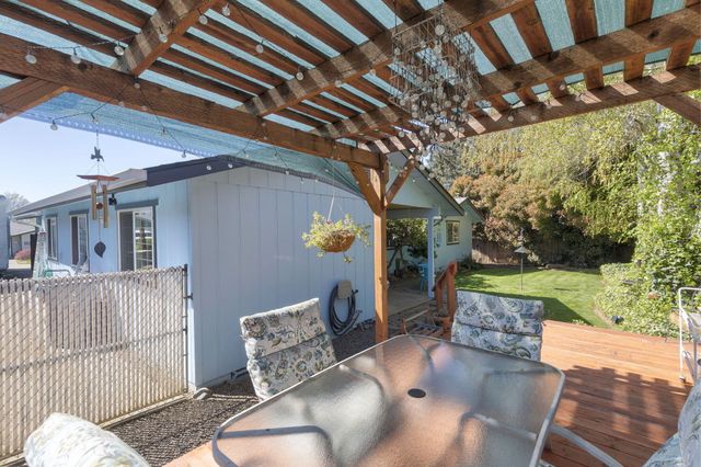 1026 NE Primrose Place, Grants Pass, OR 97526