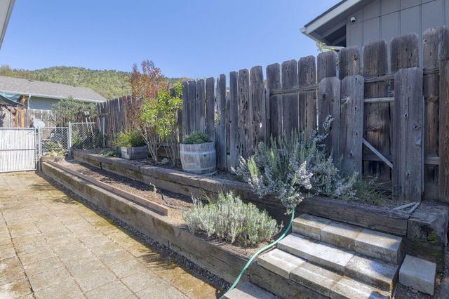 1026 NE Primrose Place, Grants Pass, OR 97526