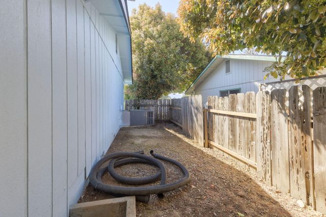 1026 NE Primrose Place, Grants Pass, OR 97526