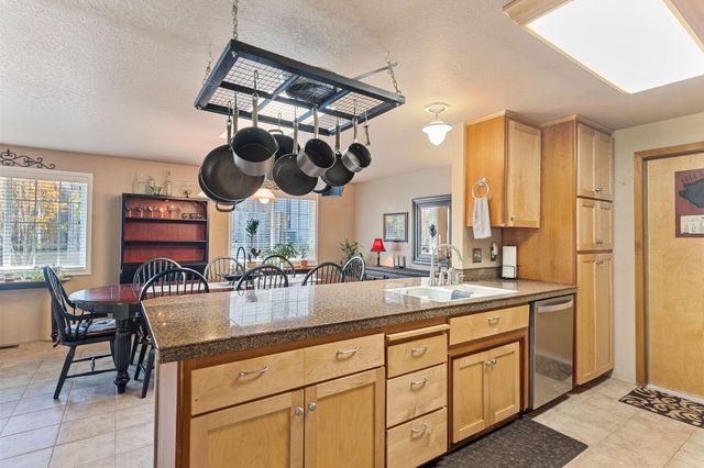 1026 NE Primrose Place, Grants Pass, OR 97526