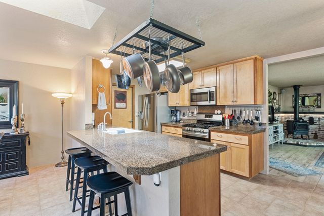 1026 NE Primrose Place, Grants Pass, OR 97526