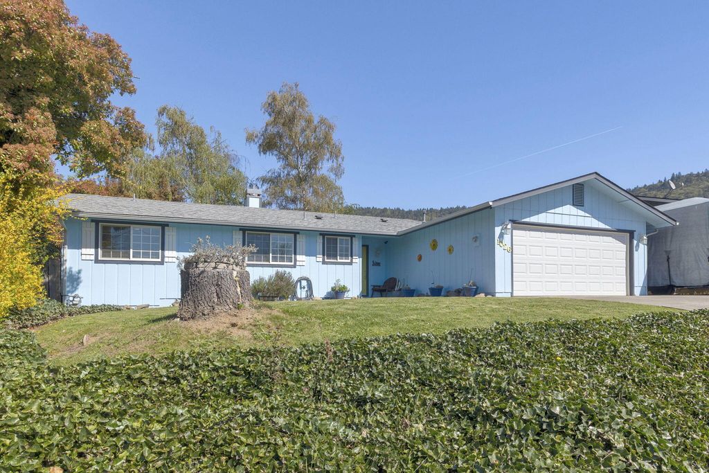 1026 NE Primrose Place, Grants Pass, OR 97526