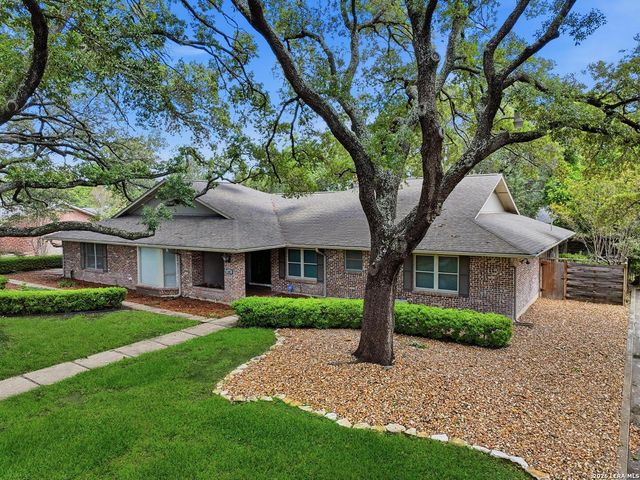 105 Cobblestone, Castle Hills, TX 78213
