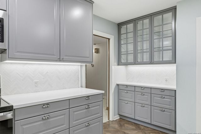 105 Cobblestone, Castle Hills, TX 78213