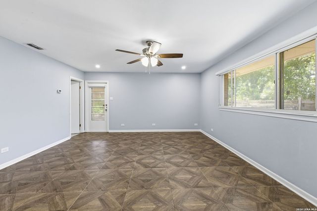 105 Cobblestone, Castle Hills, TX 78213