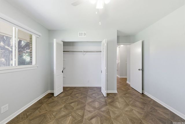 105 Cobblestone, Castle Hills, TX 78213