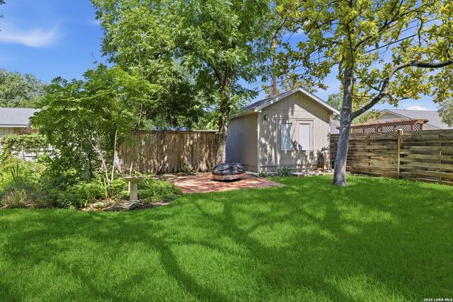 105 Cobblestone, Castle Hills, TX 78213