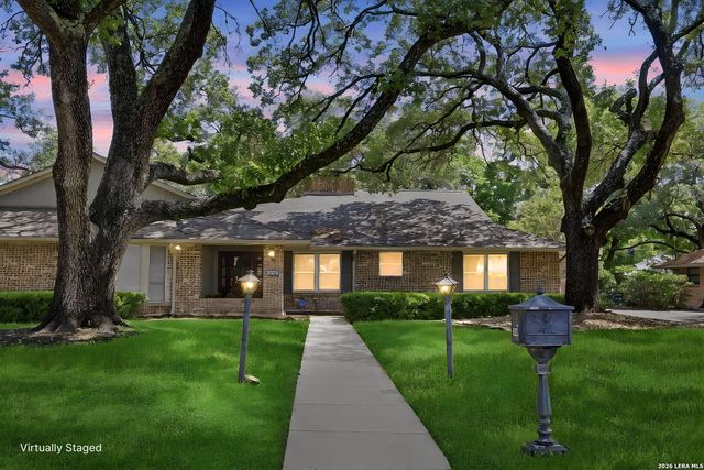 105 Cobblestone, Castle Hills, TX 78213