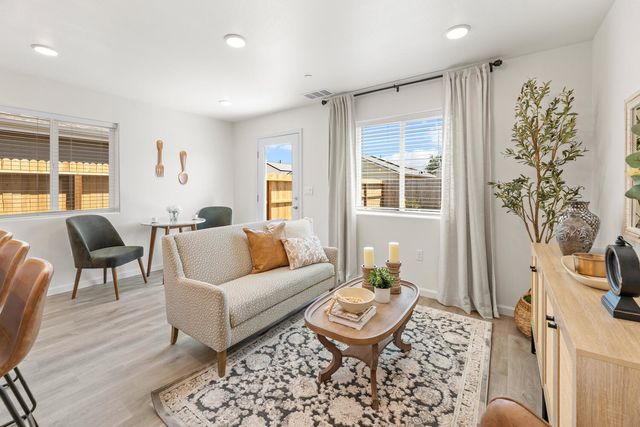 30702 Azalea Road, Visalia, CA 93291