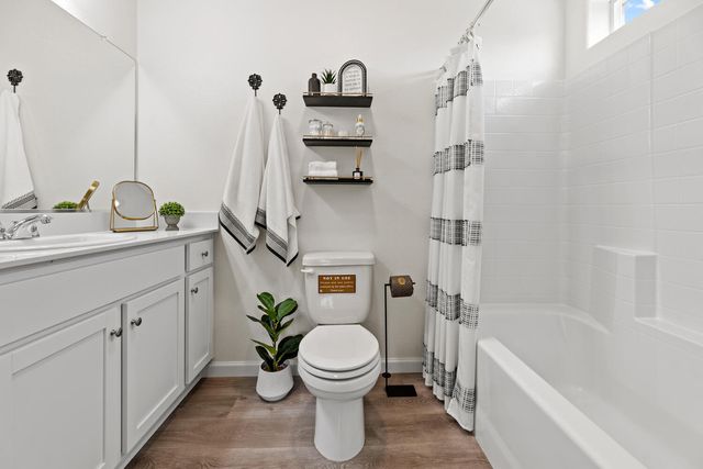 30702 Azalea Road, Visalia, CA 93291