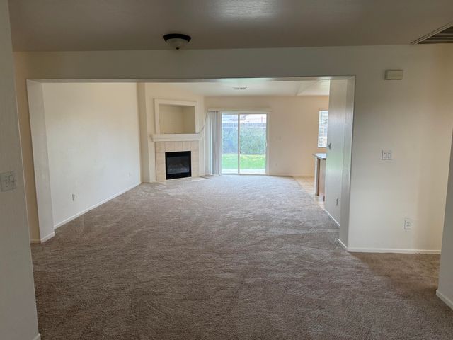 2020 W Bristol Lane, Hanford, CA 93230