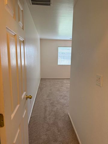 2020 W Bristol Lane, Hanford, CA 93230