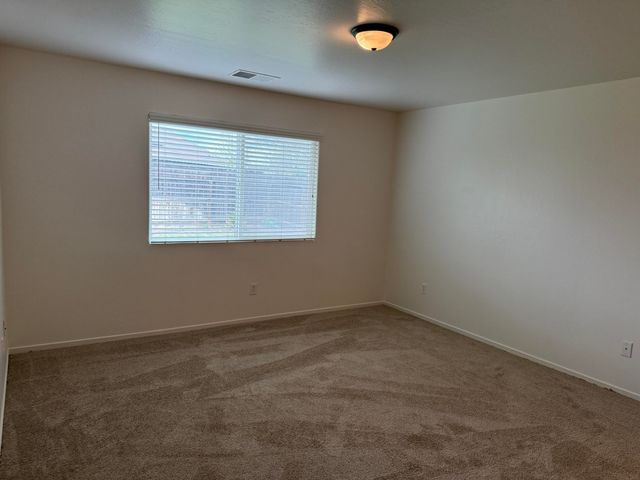 2020 W Bristol Lane, Hanford, CA 93230