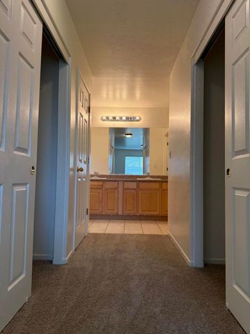 2020 W Bristol Lane, Hanford, CA 93230